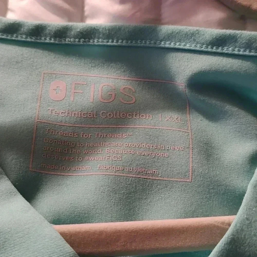 Figs limited edition mens Cairo scrub bottoms and Leon top
